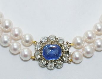 Colar de pérolas, safiras e diamantes