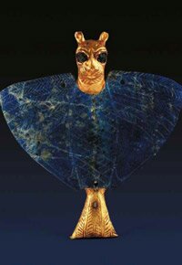 Imdugud: amuleto assírio, em lápis-lazúli, ouro e cobre – protege contra os maus espíritos (Museu de Damasco)